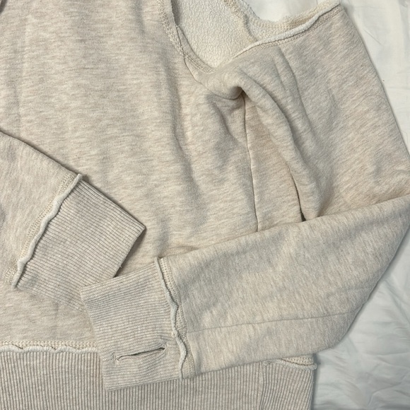 Shoulderless cropped hoodie - Picture 7 of 8